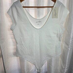 Universal Threads Voop Bodysuit  White Large NWT